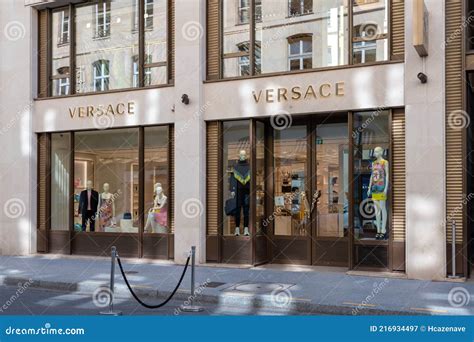 magasin versace france